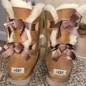 Chestnut Bailey Bow UGG